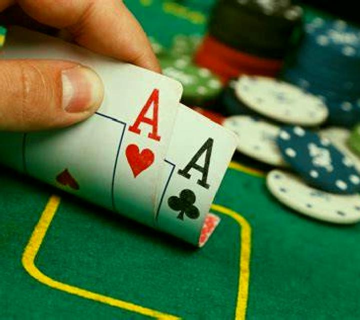 Casino High Low Poker