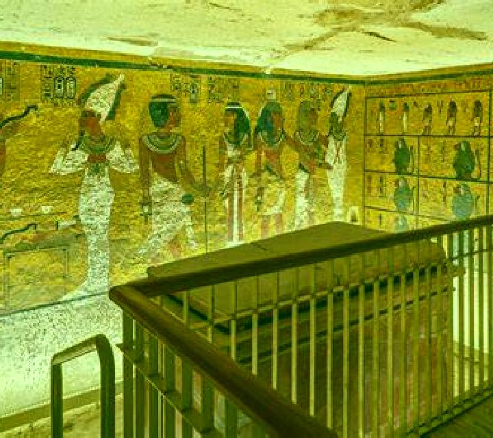 Tutankhamun s Tomb - Hold & Win
